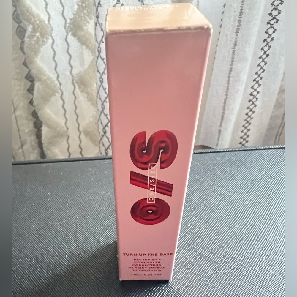 NIB O/S concealer ..turn up the base concealer. Medium neutral undertones